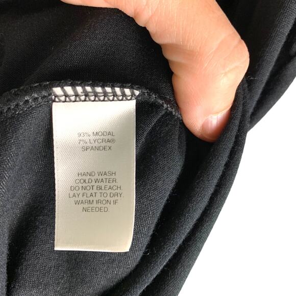 White House Black Market Top Women S Black Ruffle V-Neck Sleeveless Pullover NWT - Picture 6 of 7